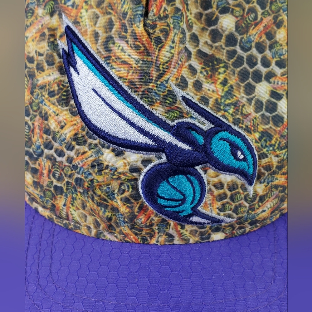 Mitchell & Ness NBA Charlotte Hornets Hornet Pattern UNIQUE Snapback Hat - READ